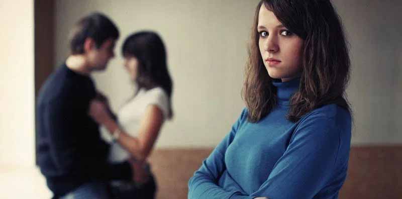 Mơ thấy chồng ngoại tình là điềm gì? Giải mã chiêm bao chi tiết