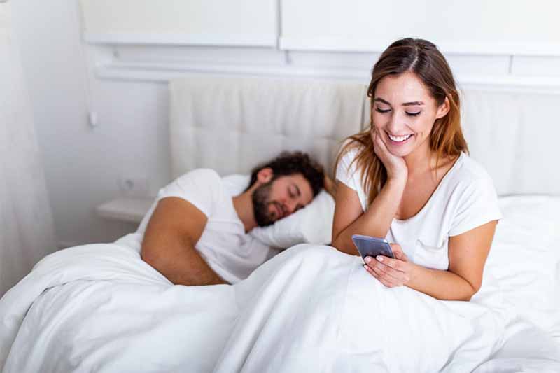 Mơ thấy vợ ngoại tình là điềm gì? Giải mã bí ẩn chiêm bao