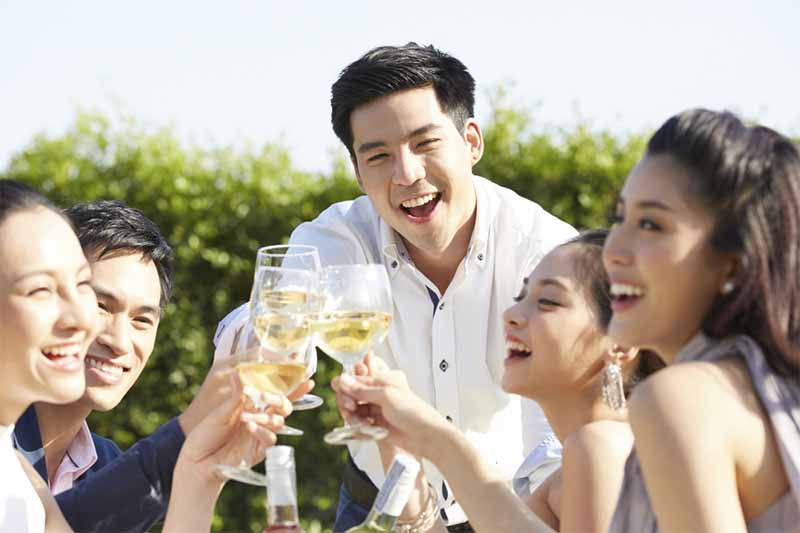 Mơ thấy bạn cũ là điềm gì? Hé lộ ý nghĩa bất ngờ sau giấc mơ