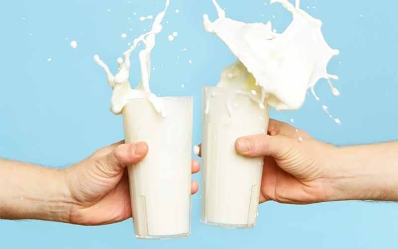 Mơ thấy uống sữa là điềm gì? Giải mã giấc mơ đầy bất ngờ 