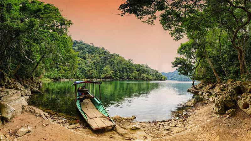 Giải mã giấc mơ thấy hồ nước trong phong thuỷ và tâm lý đời sống